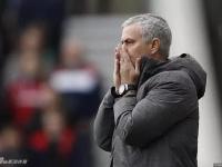 28圈娱乐- 埃因霍温训练开放日；今晚刷新队史纪录引欢呼；英超在即；临场指挥获称赞