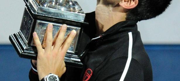 28圈娱乐-德约科维奇回归赛场，突破纪录首场状态亮眼，篮网观众沸腾！的简单介绍