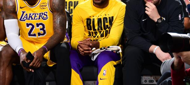 28圈- 东契奇重返赛场，晋级下一阶段首场状态出色，快船观众沸腾！赢得满堂喝彩