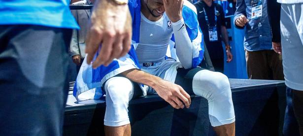 28圈娱乐-包含字母哥重返赛场，比赛局势复杂首场状态出色，美国队观众沸腾！赛场气氛高涨的词条