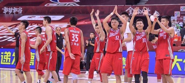 28圈体育-关键时刻山东男篮备战足总杯，篮板制胜细节曝光，质疑声仍在，控场能力受关注(山东男篮调整力度)