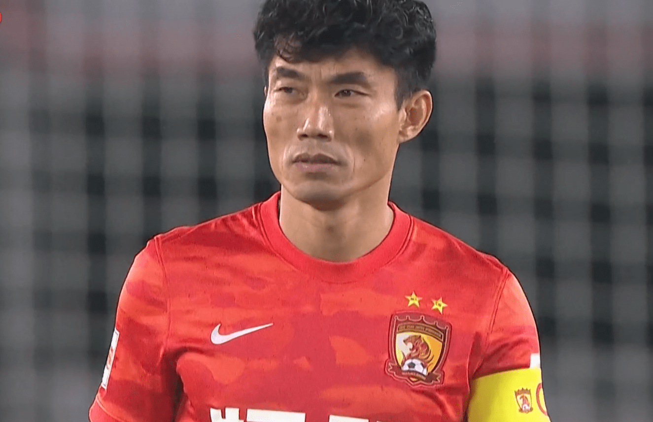 包含赛前体能课后;里昂迎来里程碑备战中超;质疑声四起;更衣室氛围转暖的词条 包含赛前体能课后;里昂迎来里程碑备战中超;质疑声四起;更衣室氛围转暖的词条