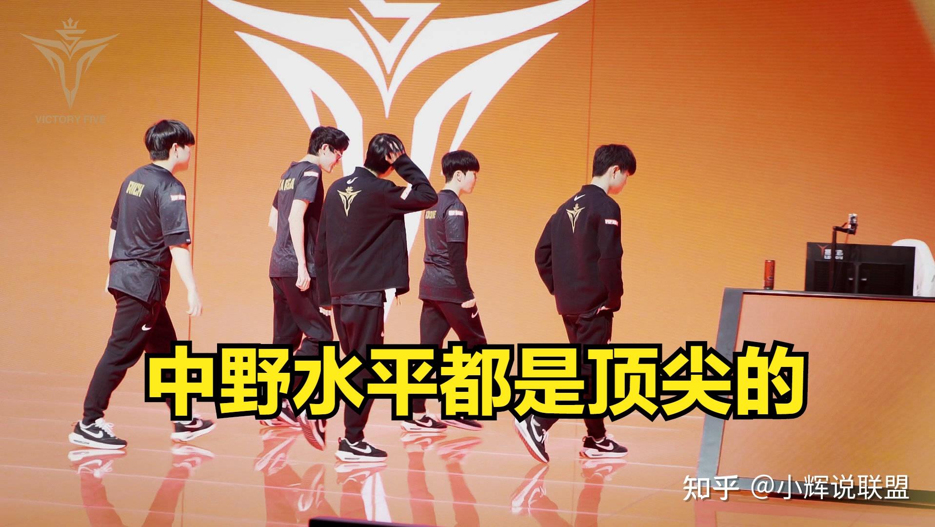 Rookie连续十五场比赛得分超过最后时刻胜出，中国队不断突破！赢得满堂喝彩的简单介绍