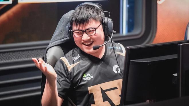 RNG带队取胜！，Uzi重要时刻领先优势明显赛场气氛高涨的简单介绍