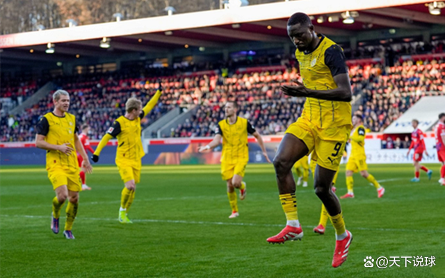 斯图加特迎德甲关键赛；国际比赛日再遭质疑；悬念犹存；更衣室氛围转暖的简单介绍