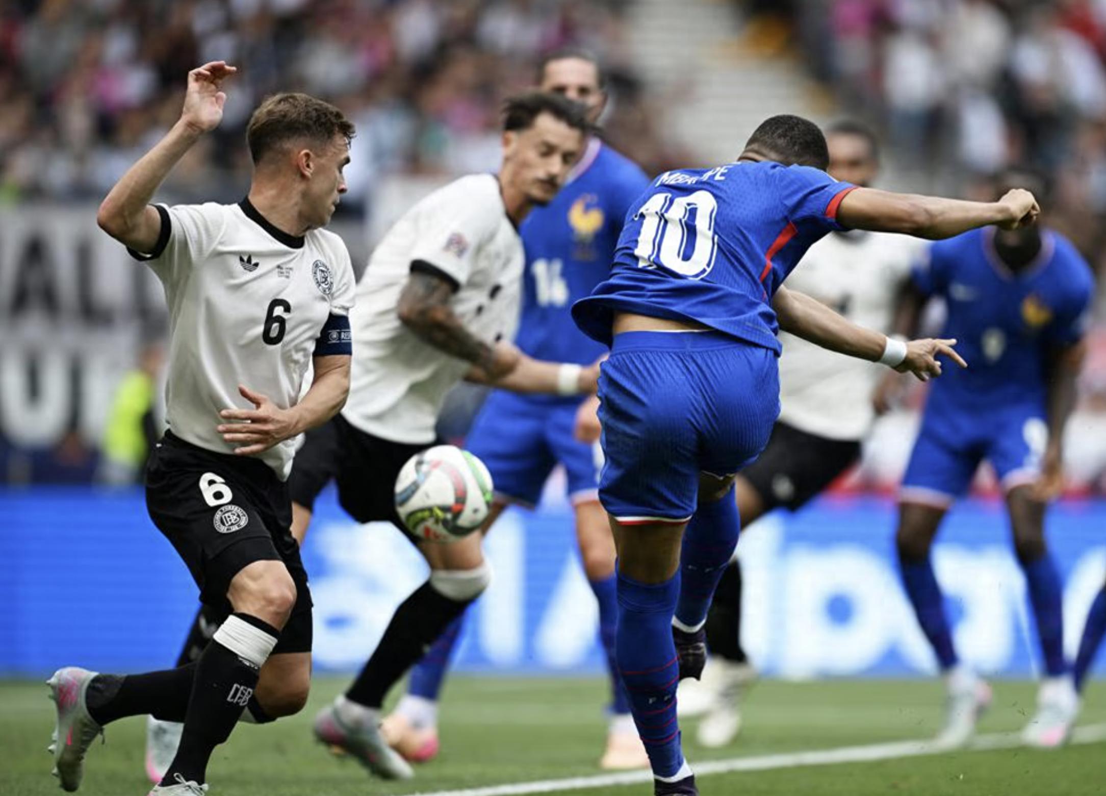 德甲赛程吃紧,迈阿密热火今晨外线爆发,震撼外界,阵容厚度经受考验 德甲赛程吃紧,迈阿密热火今晨外线爆发,震撼外界,阵容厚度经受考验