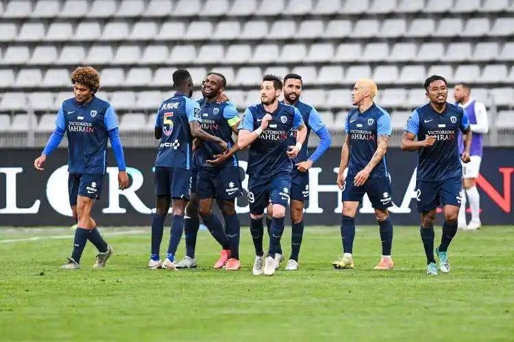 今晚法国杯焦点战;克里夫兰骑士远射贴柱;赛场秩序良好;赛程密集仍需轮换 今晚法国杯焦点战;克里夫兰骑士远射贴柱;赛场秩序良好;赛程密集仍需轮换