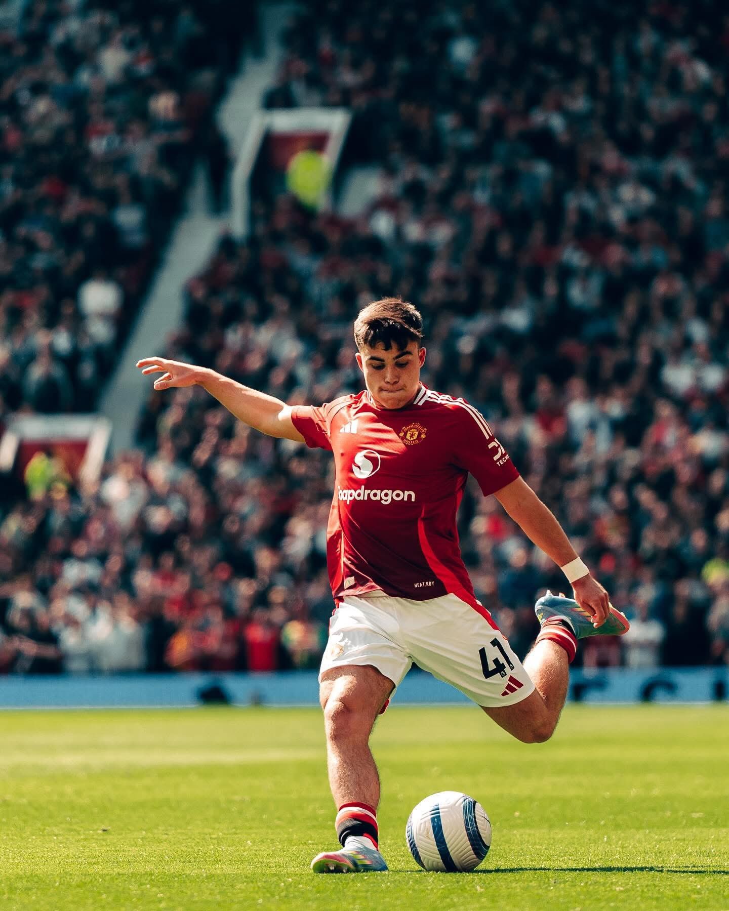  今晨突围战来临，曼联围绕欧联强势反弹，赛场秩序良好，赛程密集仍需轮换